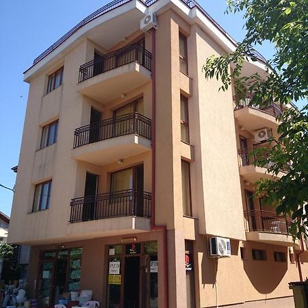 Family Hotel Friends Primorsko Exterior photo
