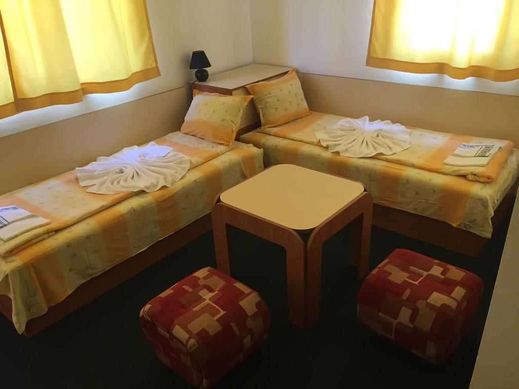 Family Hotel Friends Primorsko Exterior photo
