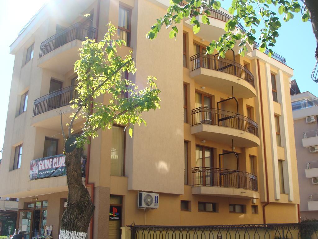 Family Hotel Friends Primorsko Exterior photo