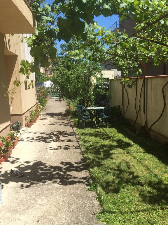 Family Hotel Friends Primorsko Exterior photo