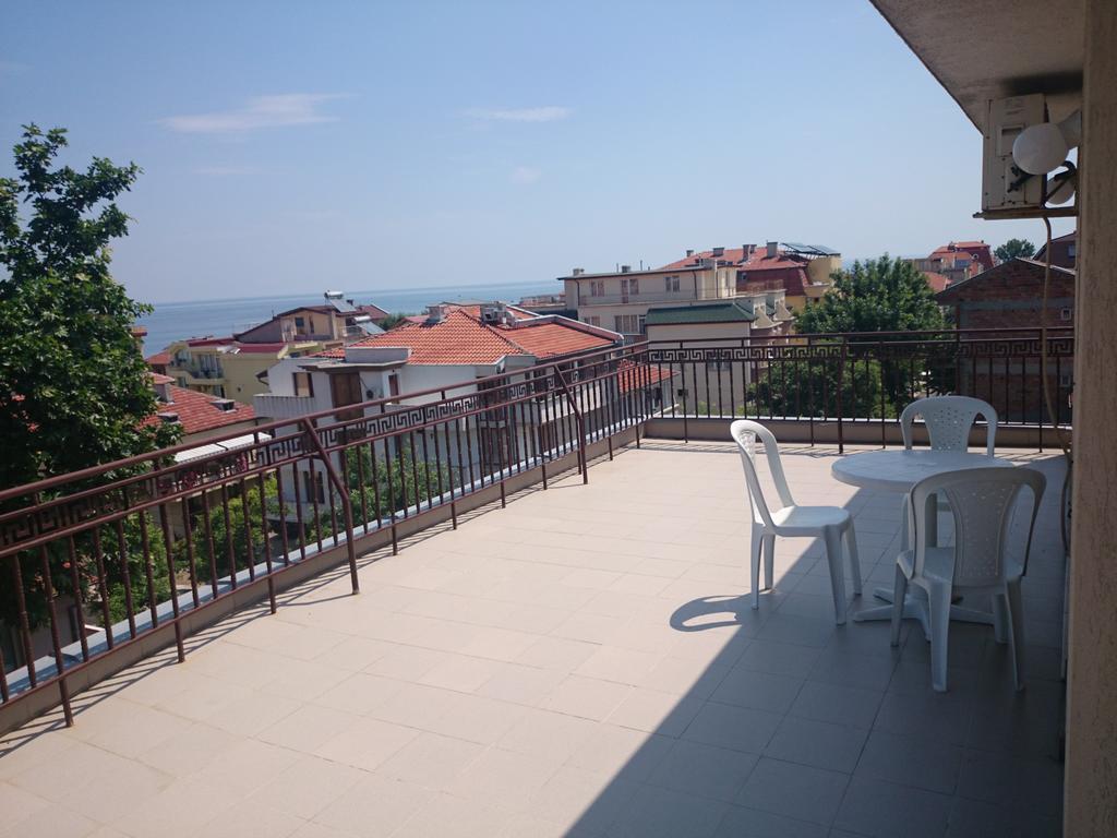 Family Hotel Friends Primorsko Exterior photo