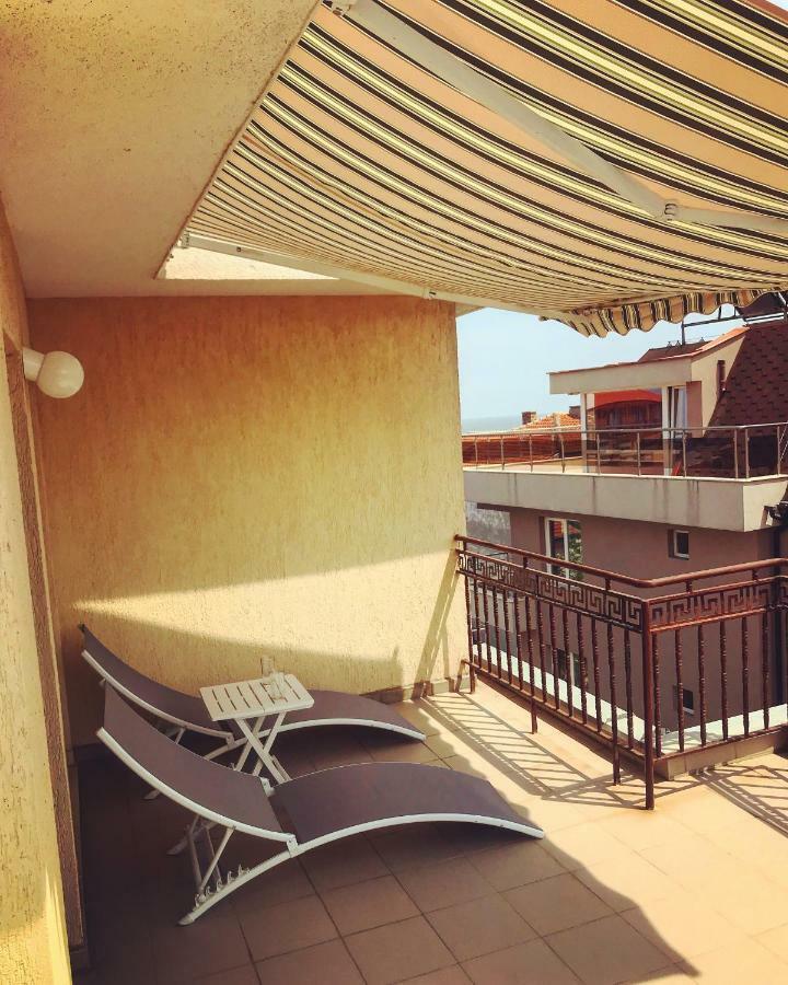 Family Hotel Friends Primorsko Exterior photo